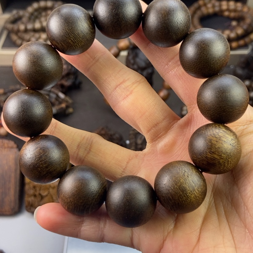 【闪购商品】沉香手串流**球越南白棋