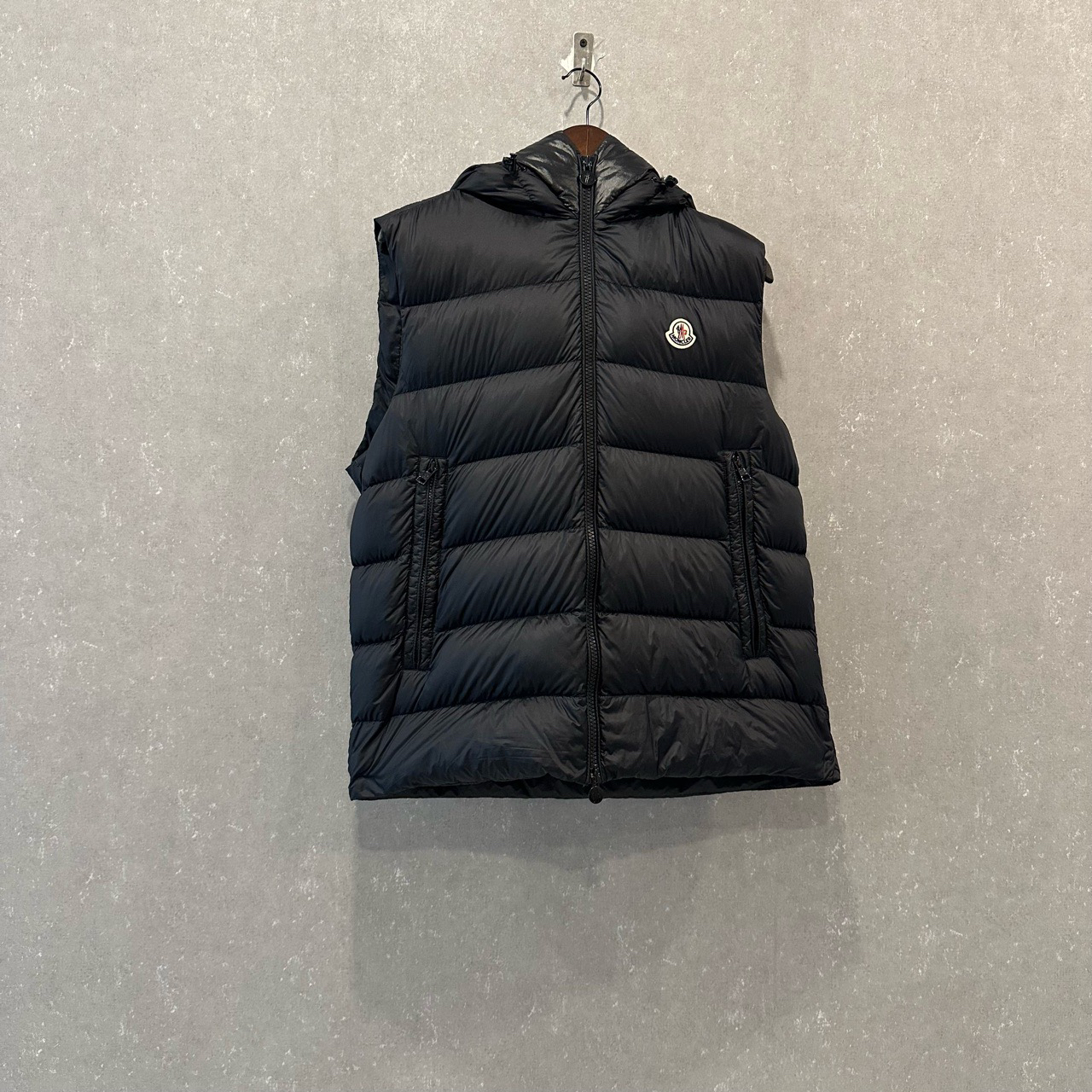 99新 MONCLER 徽标印花尼龙连帽马甲羽绒服 5码/99新/SL002924