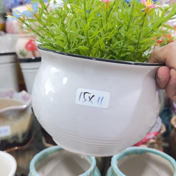 凑9块包邮，有孔，陶瓷花盆