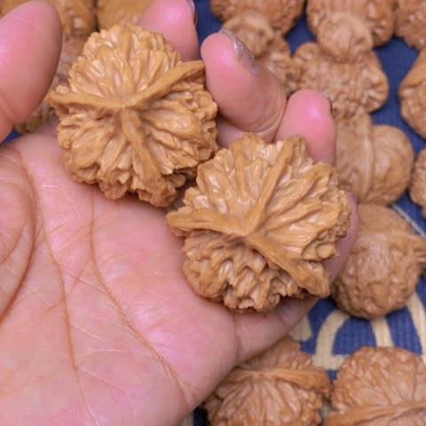 【闪购商品】文玩核桃吊坠北*峰帝王三棱