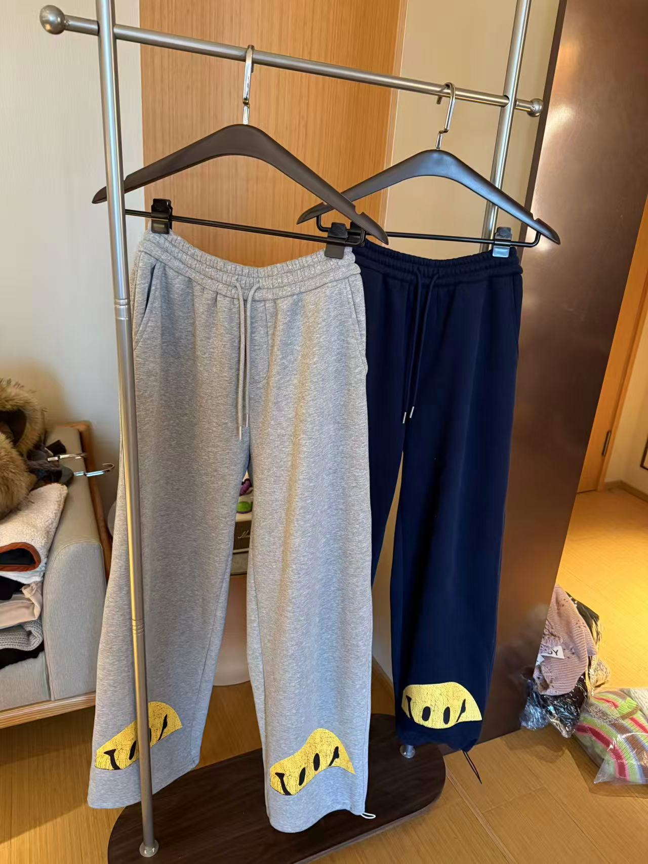韩风小众风格加绒笑脸厚款秋冬直筒裤春夏微弹运动裤慵懒风休闲裤