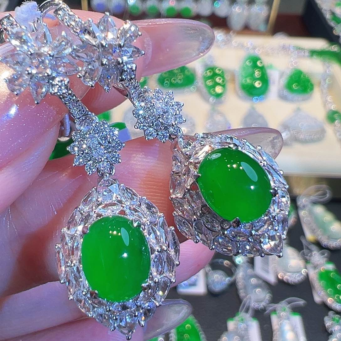 翡翠耳环18K金镶嵌翡翠