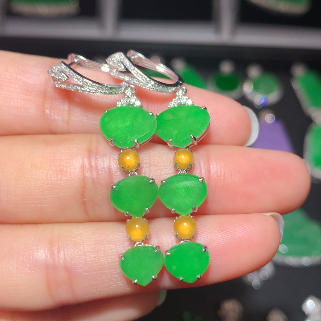 翡翠颈饰18K金镶嵌翡翠