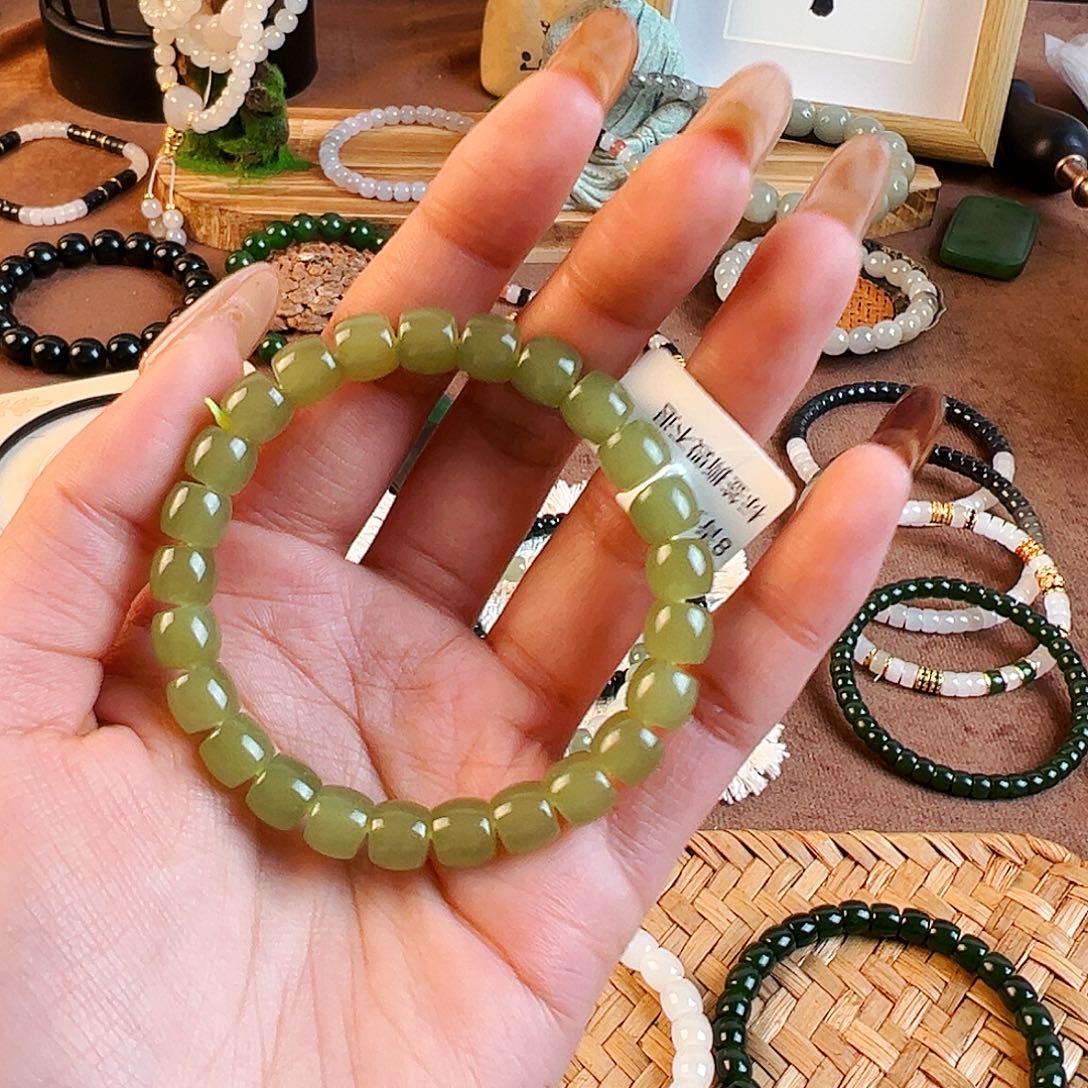 十***i和田玉未镶嵌手串