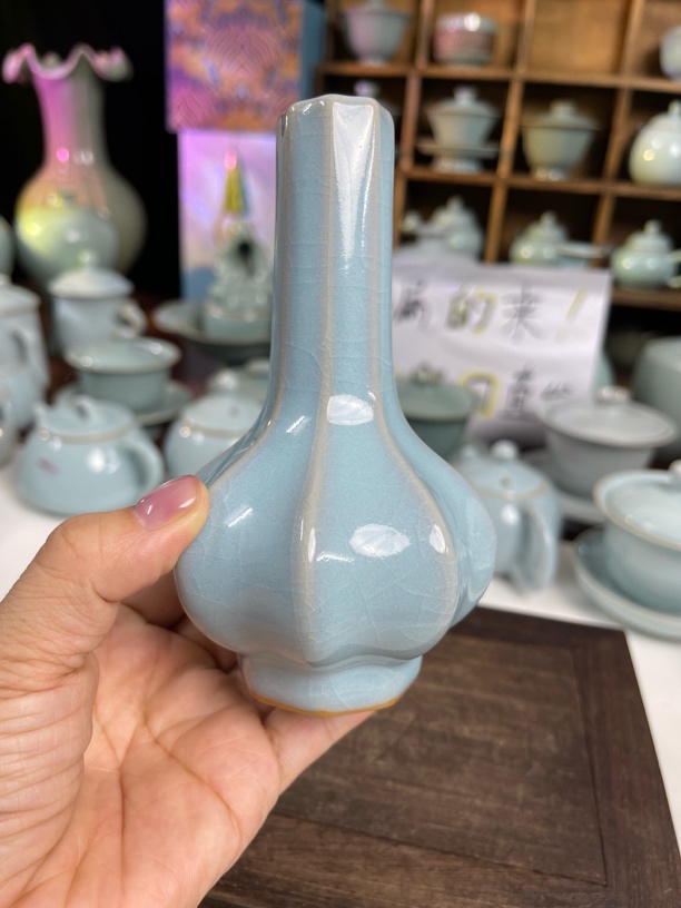 仿古瓷 汝州原矿原釉微瑕八棱瓶高度13.5厘米