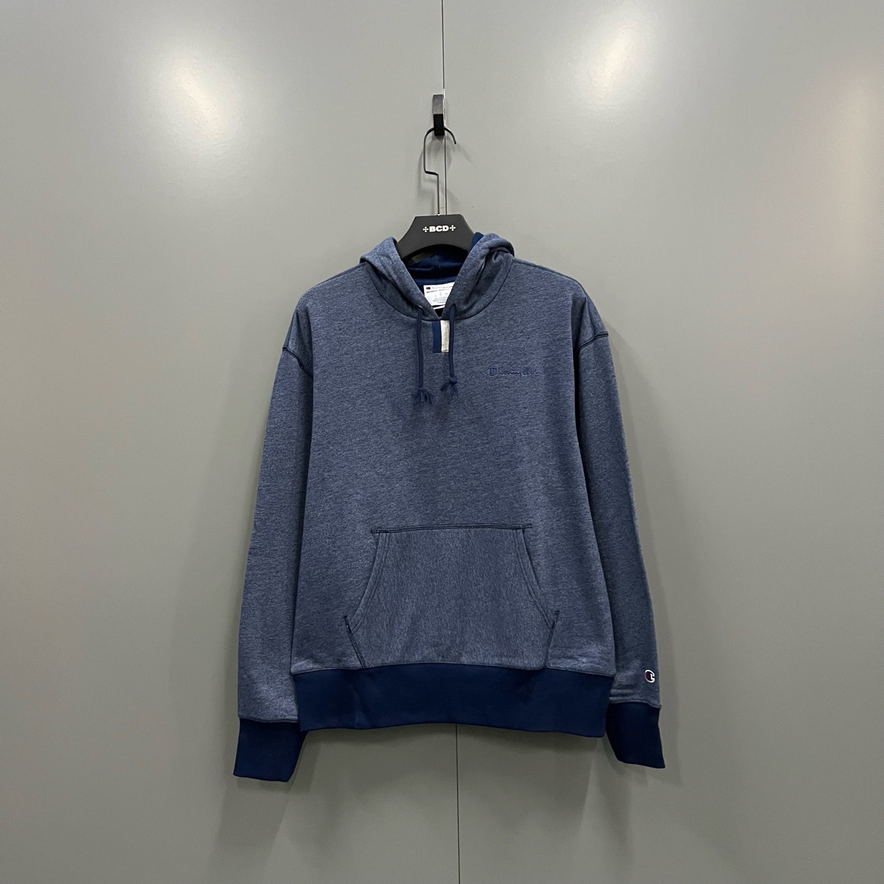 95新 Champion （cc1）蓝色草写小logo连帽卫衣 L码/011320