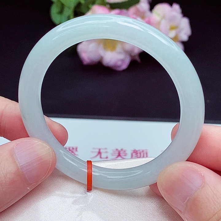 翡翠手镯未镶嵌53圈