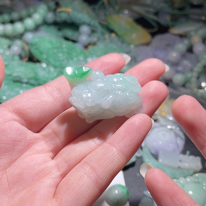 颈饰未镶嵌翡翠天