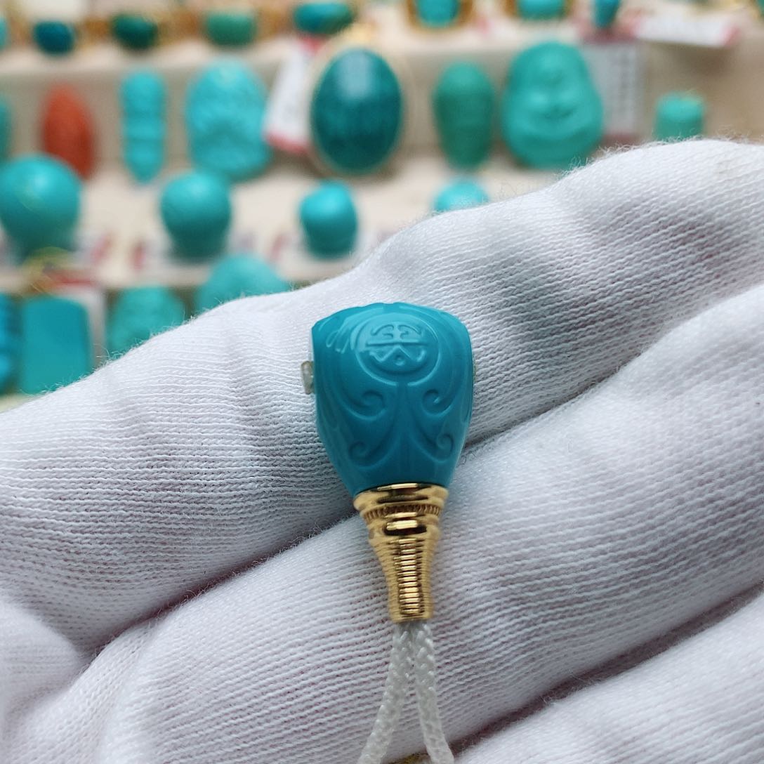 绿松石配饰未镶嵌