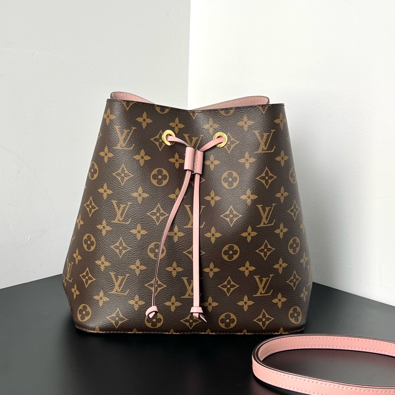 99新 LouisVuitton/路易威登 芯片款Noe老花粉水桶中号 又嗲又酷