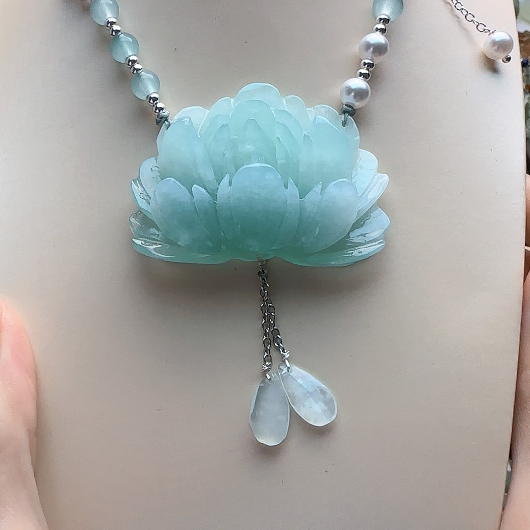 蛇纹石玉颈饰未镶嵌