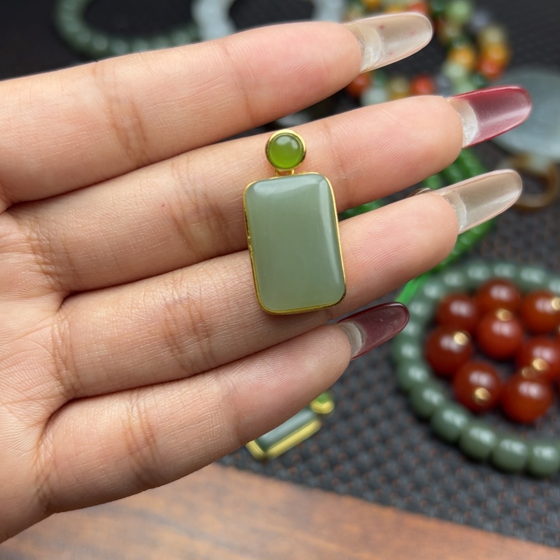 和田玉吊坠银S925镶嵌