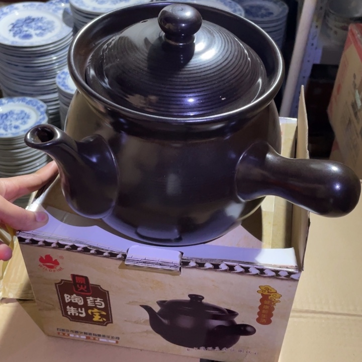摆件陶瓷盘子碗砂锅都有