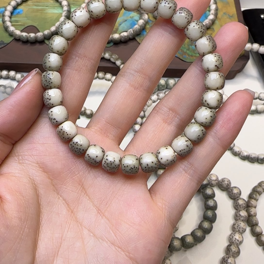 星月菩提手串石玉糯冰河豚8×7