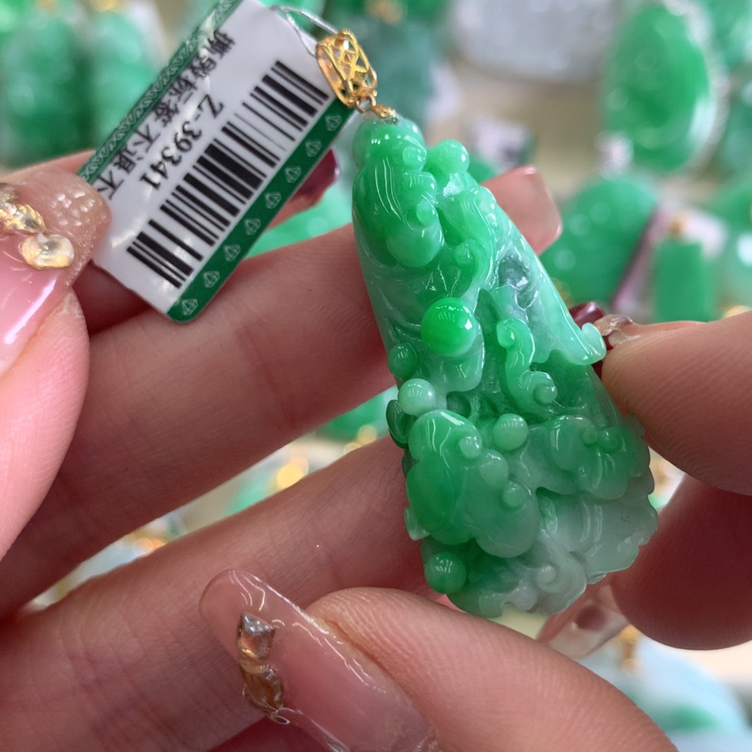 翡翠吊坠(不含链)18K金镶嵌