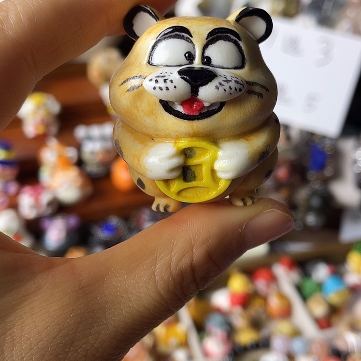 文玩核桃吊坠大鹿角有钱