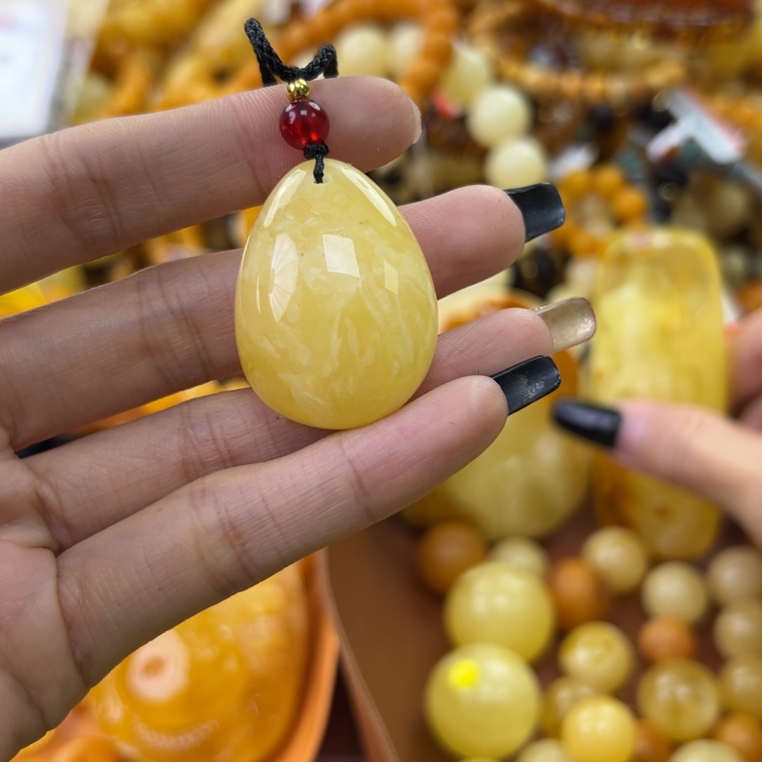 琥珀珠宝奇石未镶嵌