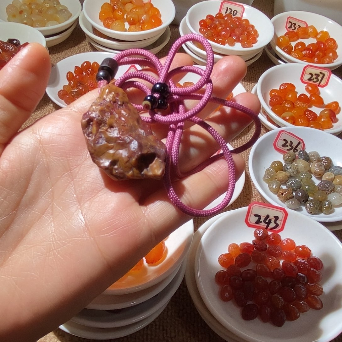 玛瑙/玉髓合金珠宝奇石