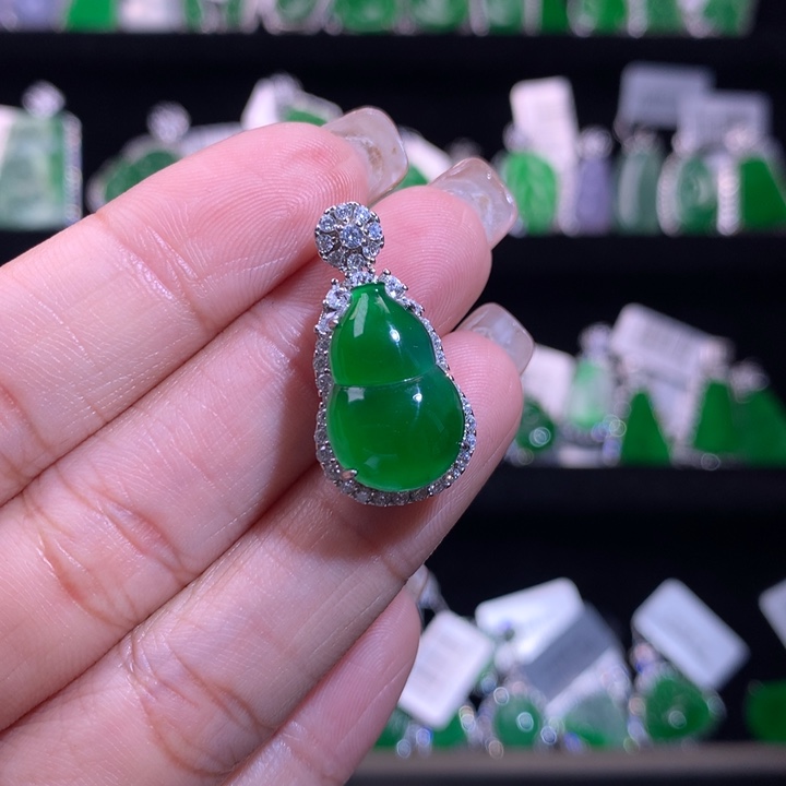 【闪购商品】颈饰银S925镶嵌翡翠