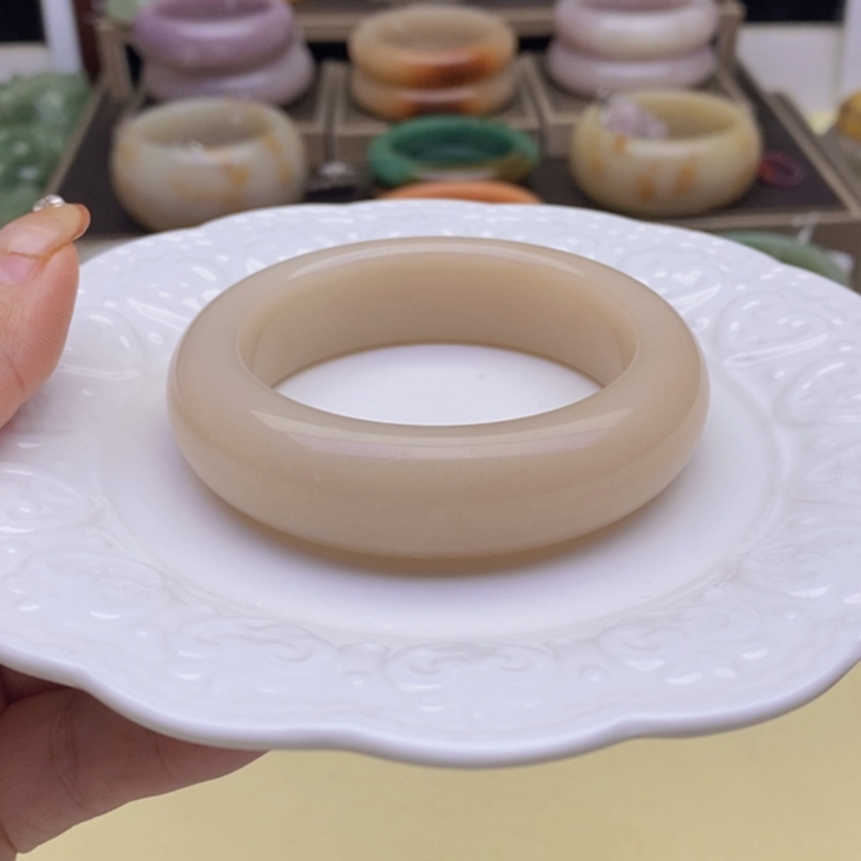 【闪购商品】石英质玉手镯未镶嵌