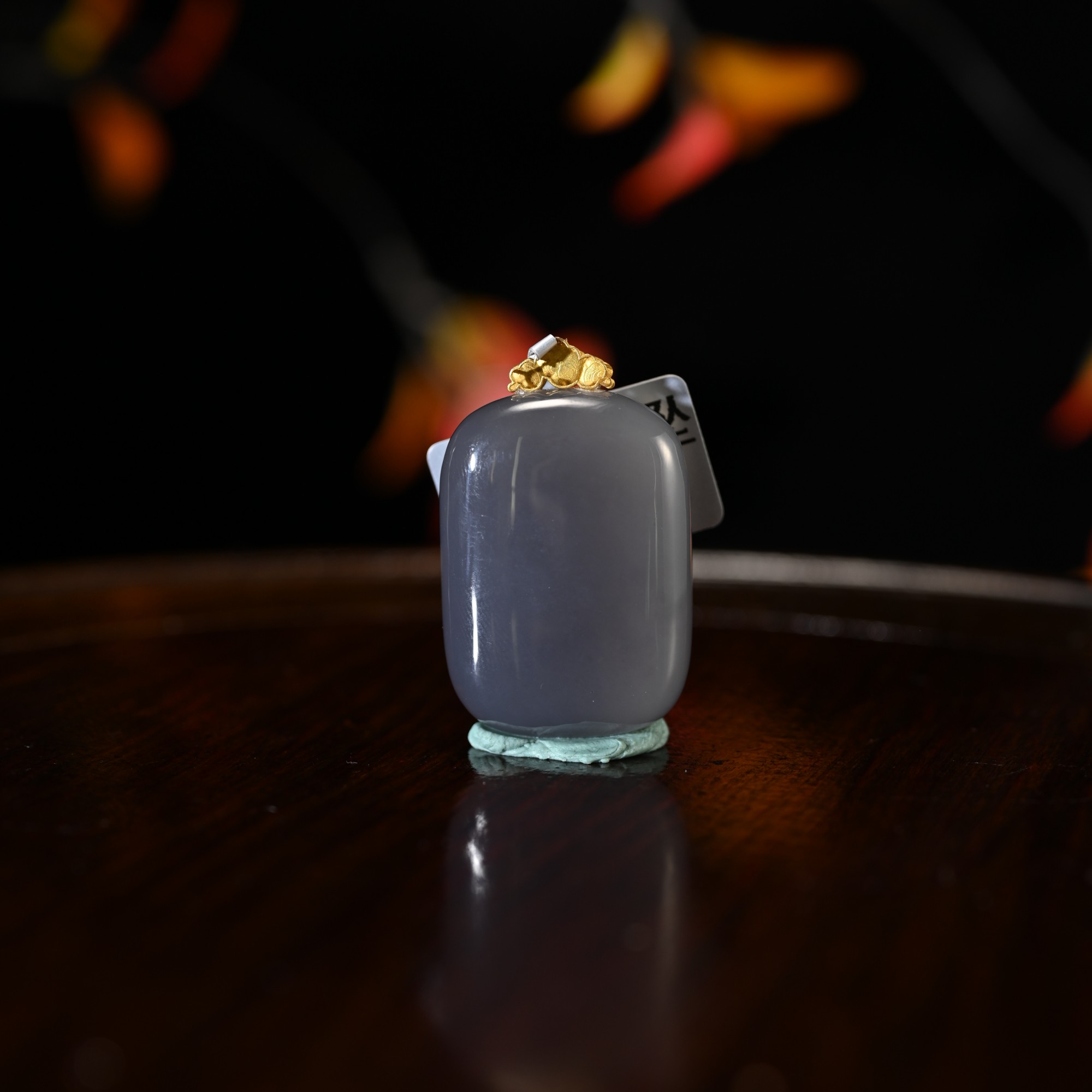 LOT8824 25YU109309和田玉烟紫平安无事牌挂件/匡时