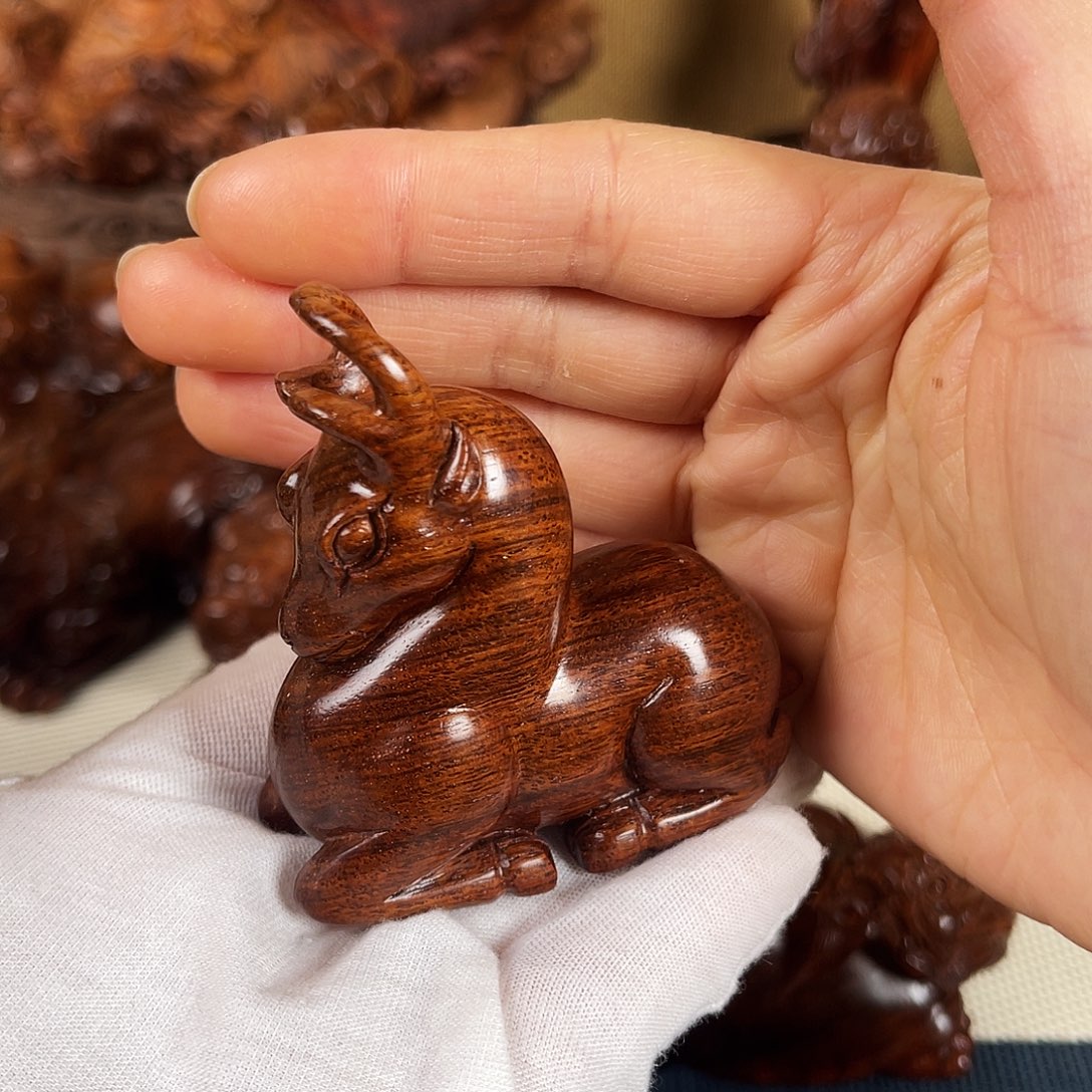 黄花梨/降香黄檀把件