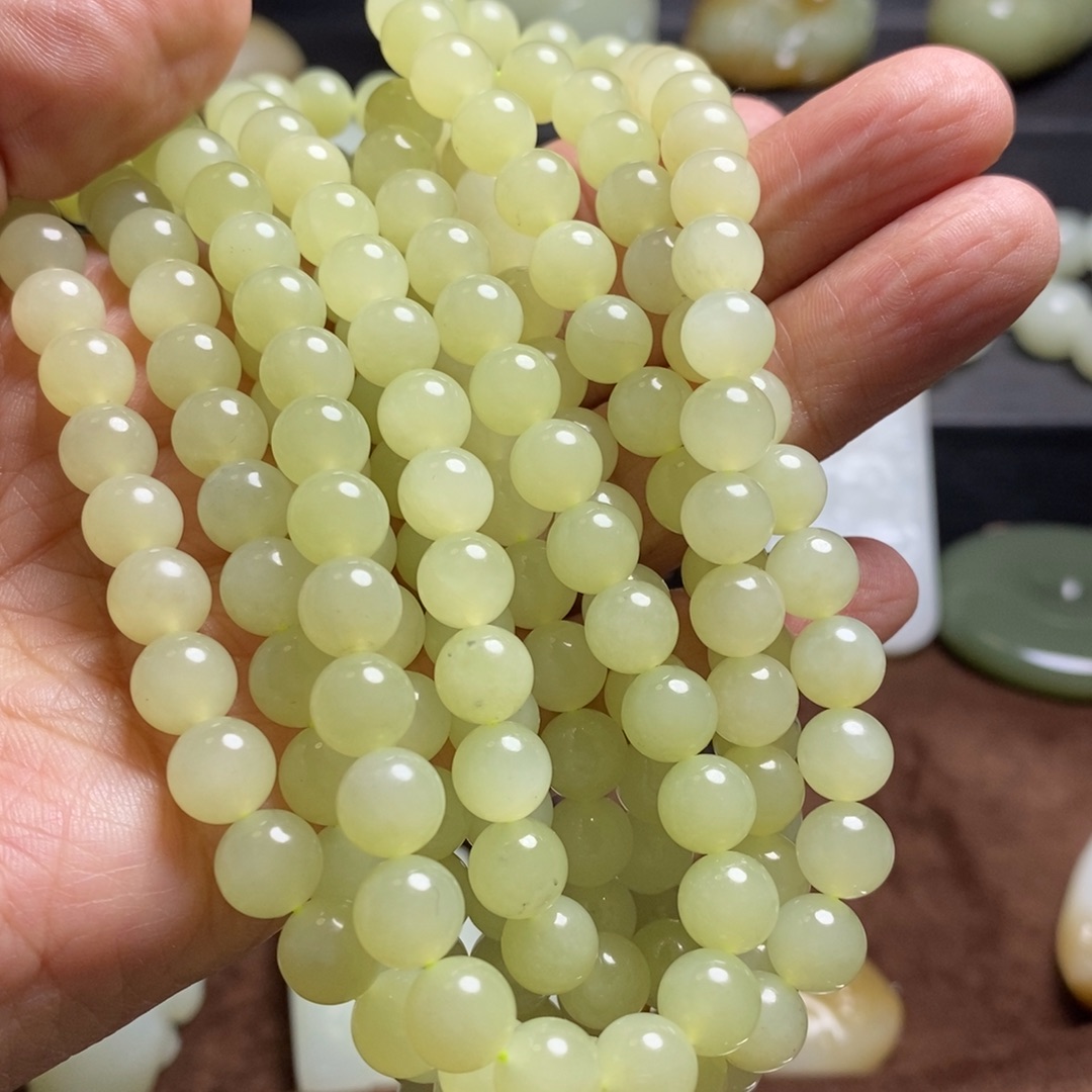 聚***店和田玉未镶嵌项圈