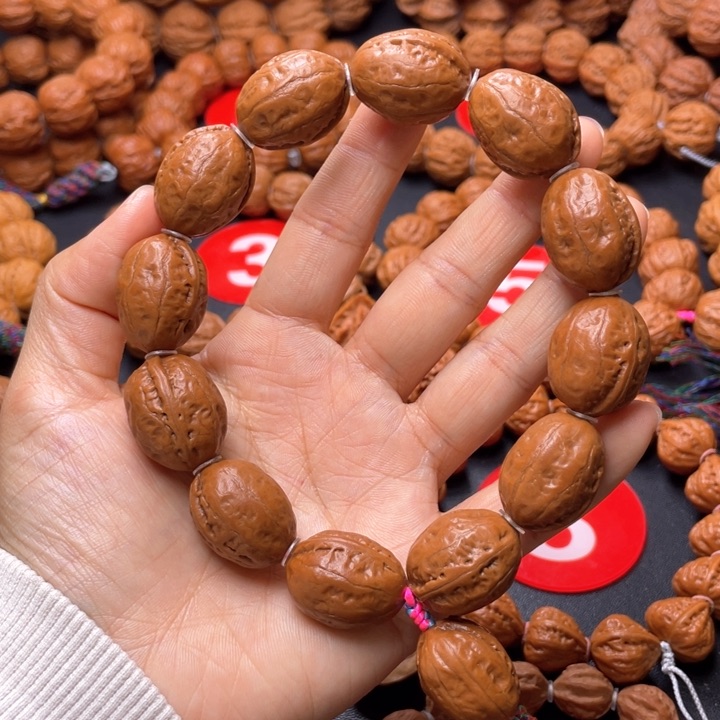 文玩核桃吊坠大枣