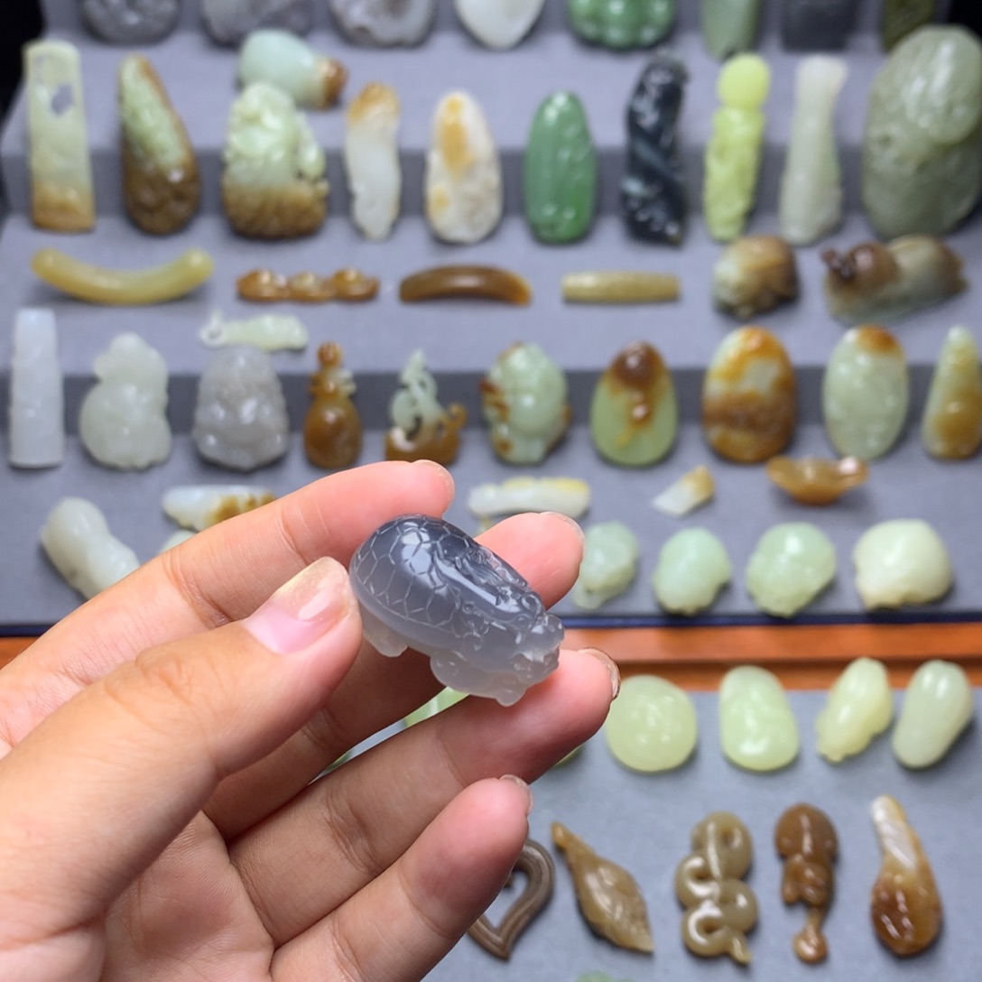 和田玉未镶嵌挂件