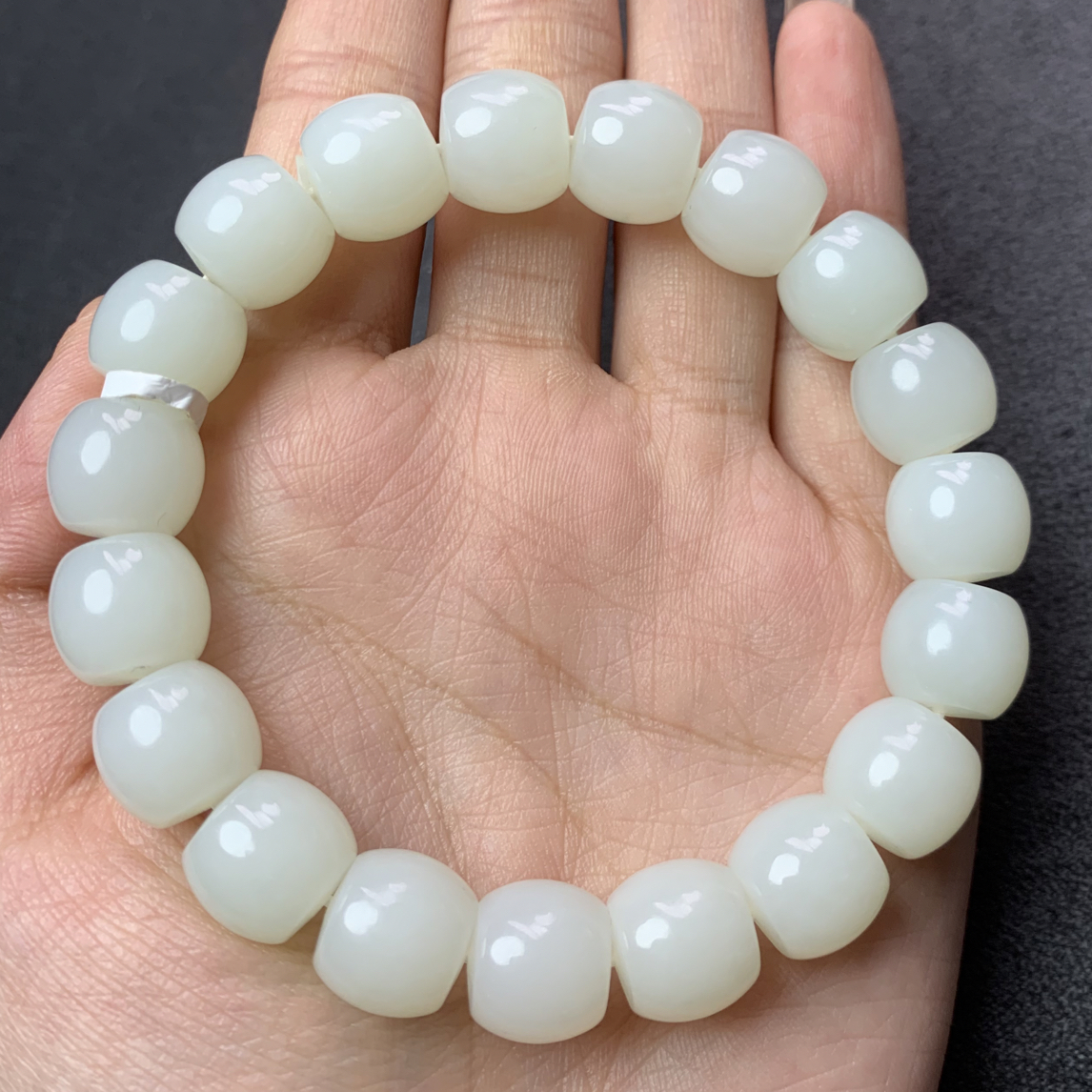 新疆和田玉且末料直切手串 11x12 T103