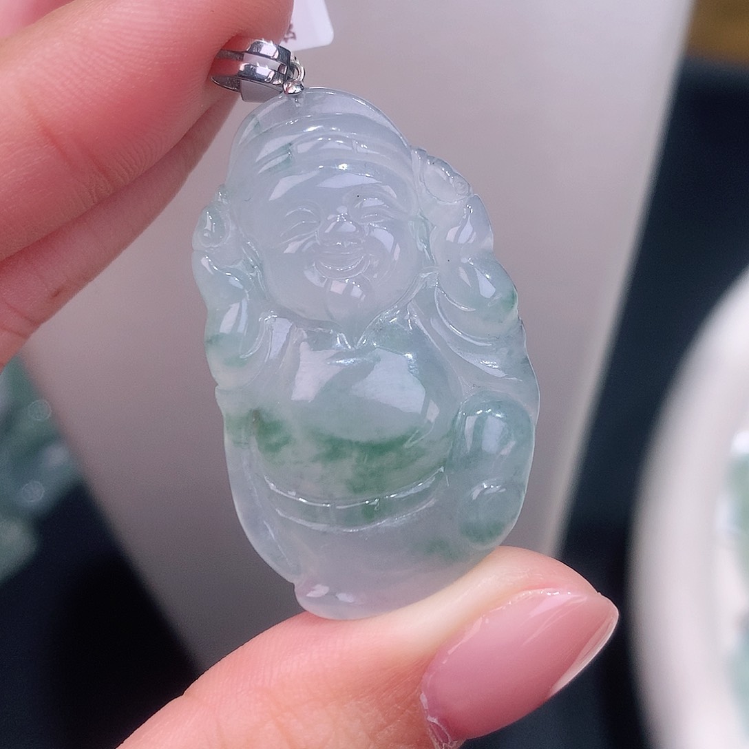 颈饰18K金镶嵌翡翠飘花财爷