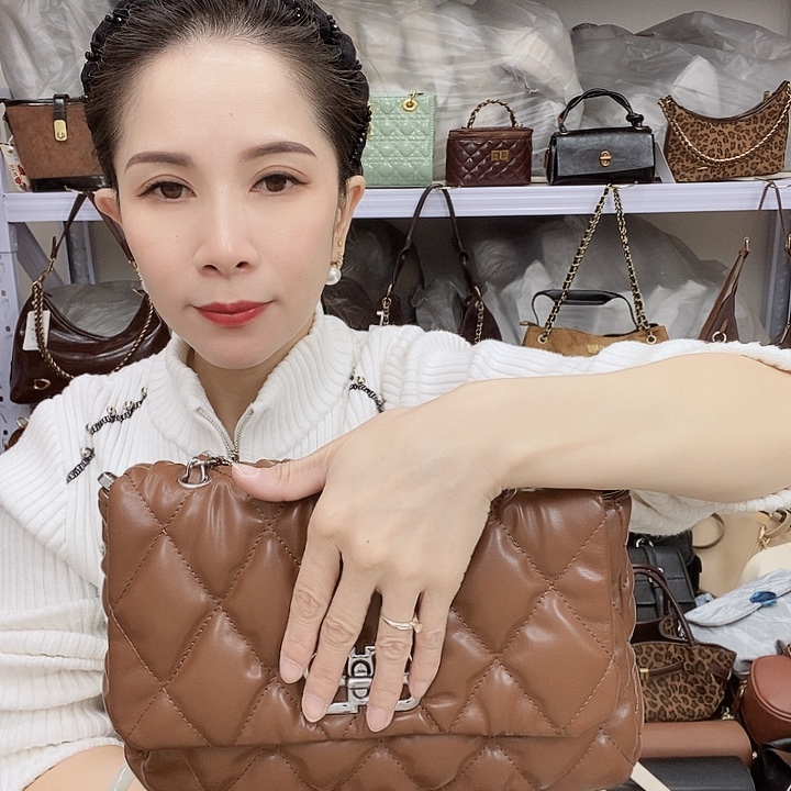 蚕丝小牛剖层皮革PU