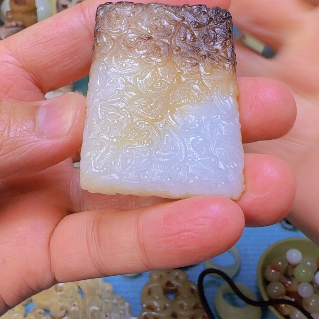 和田玉车挂未镶嵌猛****腿