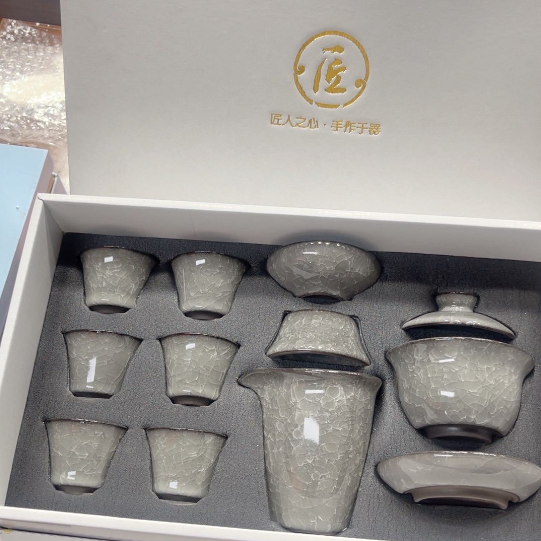 孤品茶具套装等。            