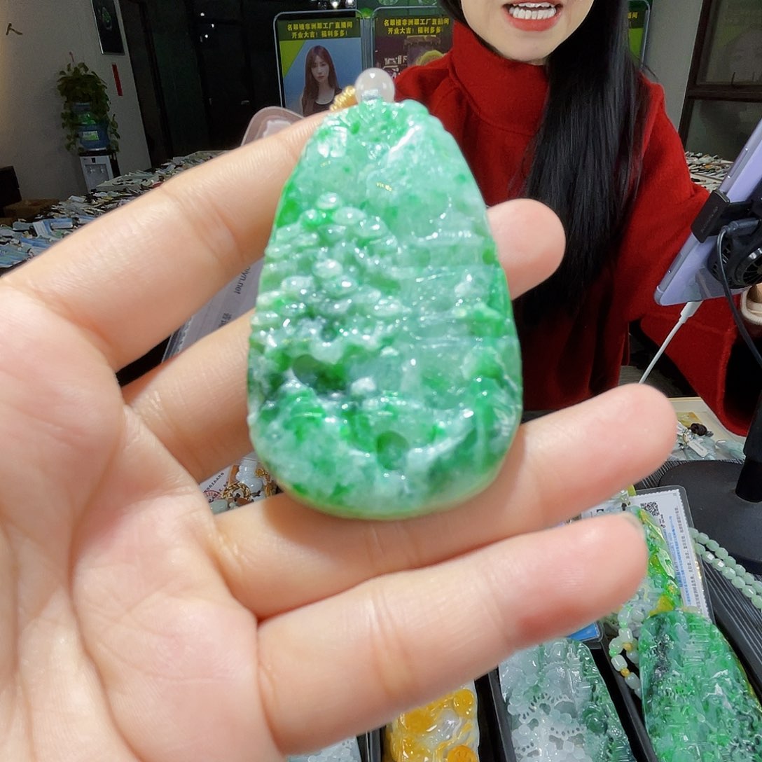 颈饰未镶嵌翡翠一