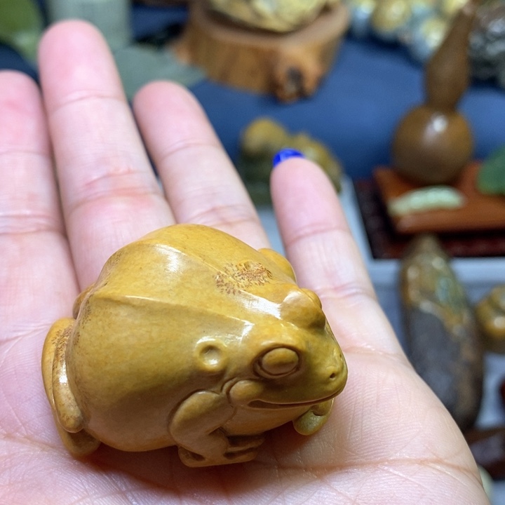 岫岩河磨玉（透闪石质玉）把件未镶嵌