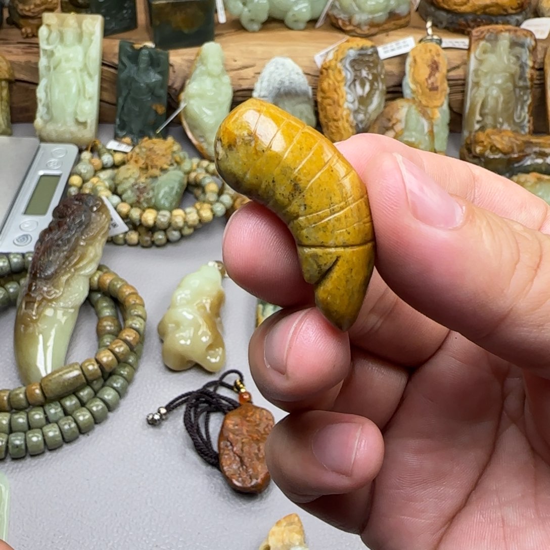 岫岩河磨玉（透闪石质玉）未镶嵌珠宝奇石