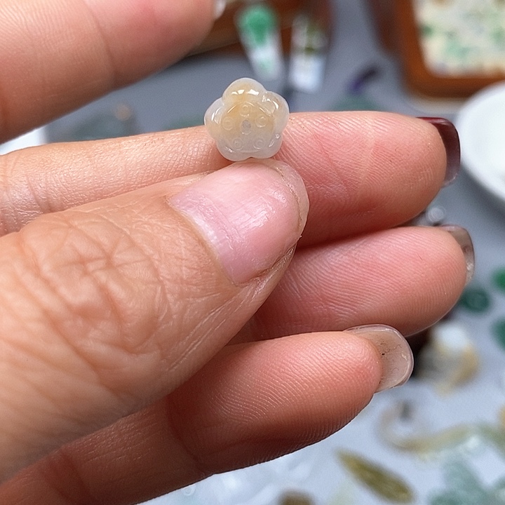 翡翠颈饰未镶嵌989889988