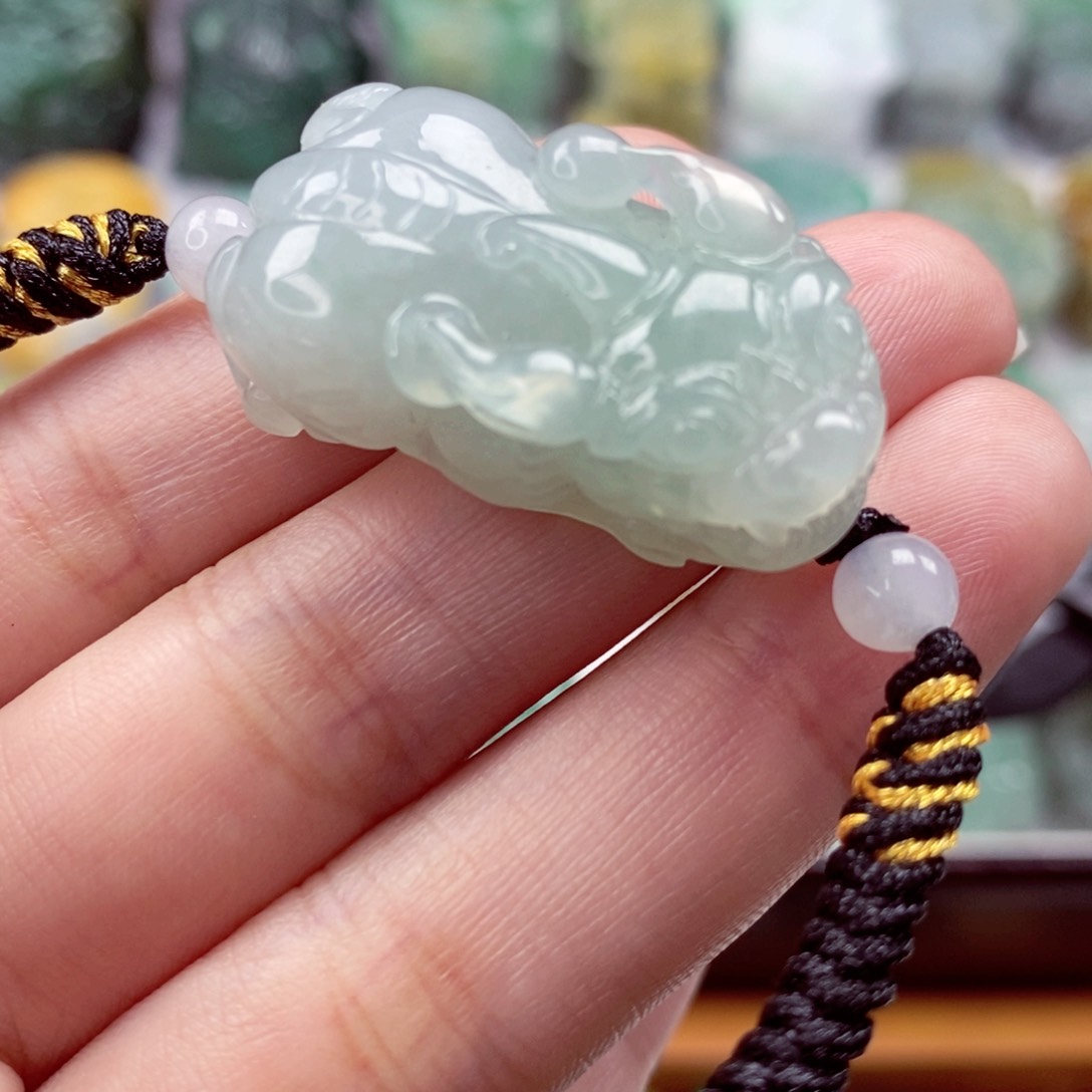 翡翠颈饰未镶嵌翡翠