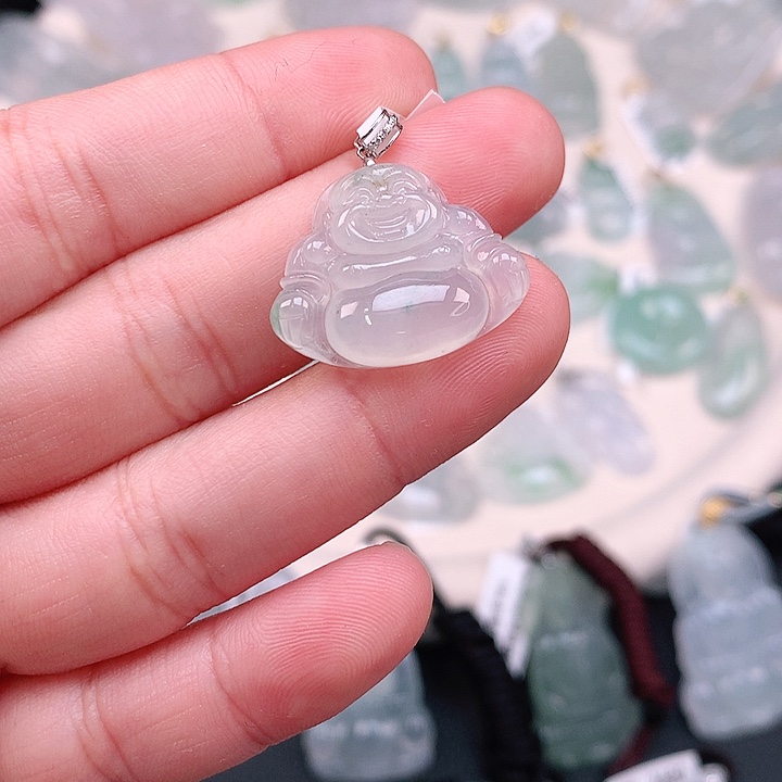 翡翠颈饰18K金镶嵌冰胶飘绿佛公