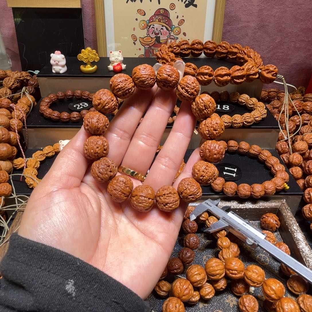 牛***勒文玩核桃手串精品