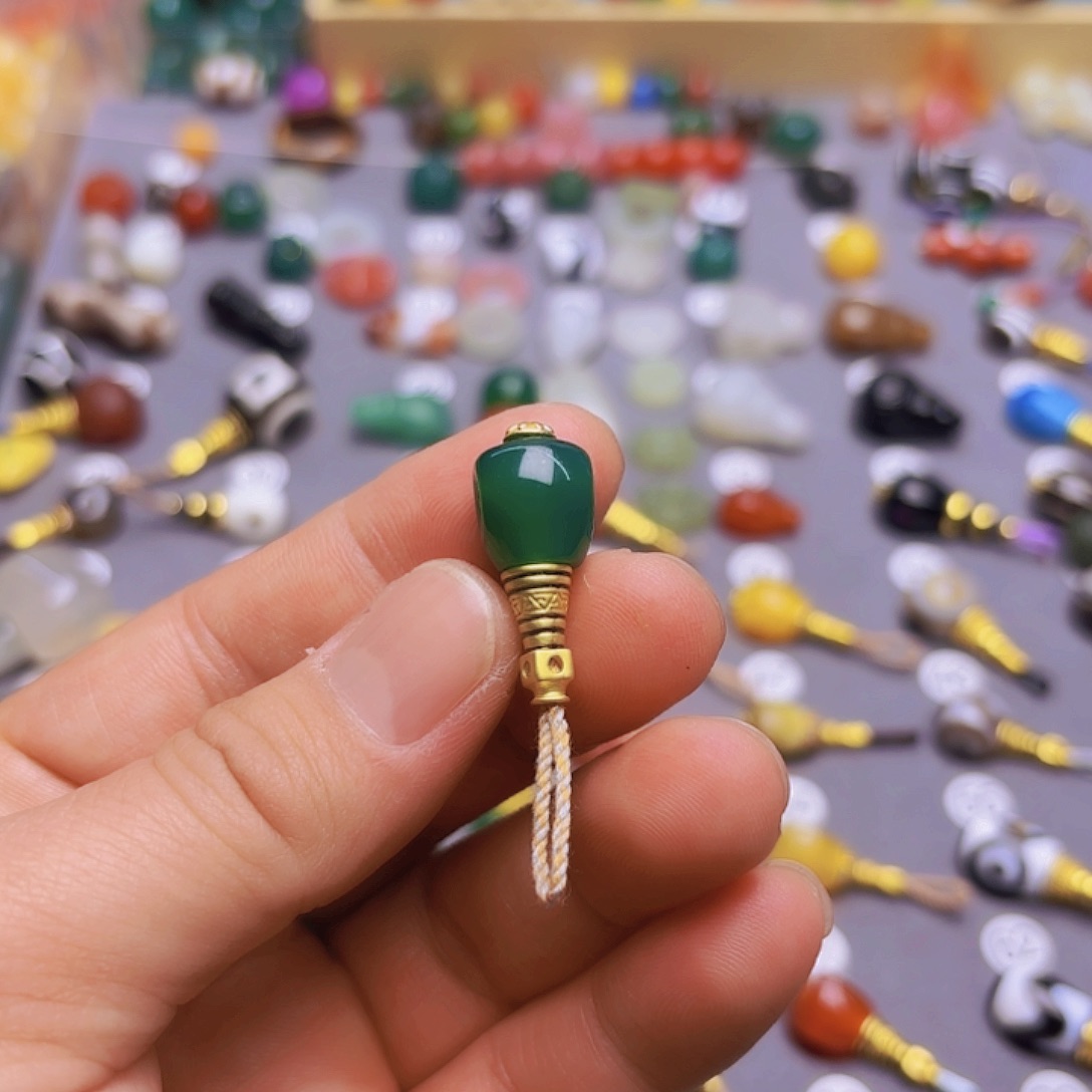 玛瑙/玉髓隔珠未镶嵌福**摩