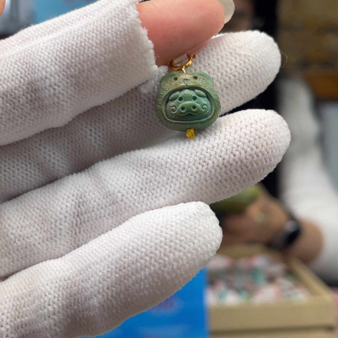 绿松石未镶嵌挂件