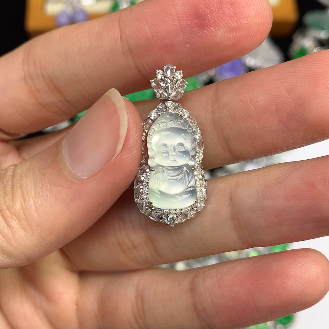 翡翠吊坠(不含链)18K金镶嵌N*。