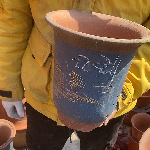 紫砂中国宜兴紫砂花，