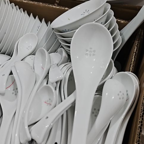 瓷玲珑白色大勺一个微瑕疵