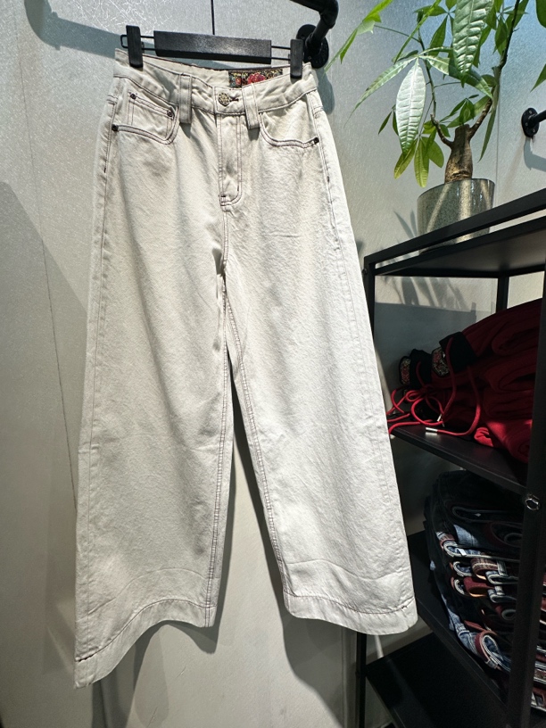 芭莎春秋款直筒阔腿牛仔裤