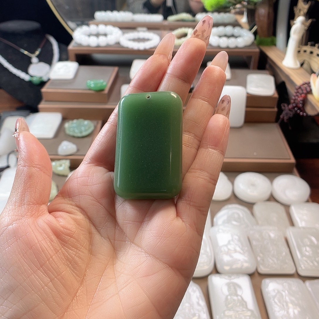 白***~东陵石未镶嵌颈饰