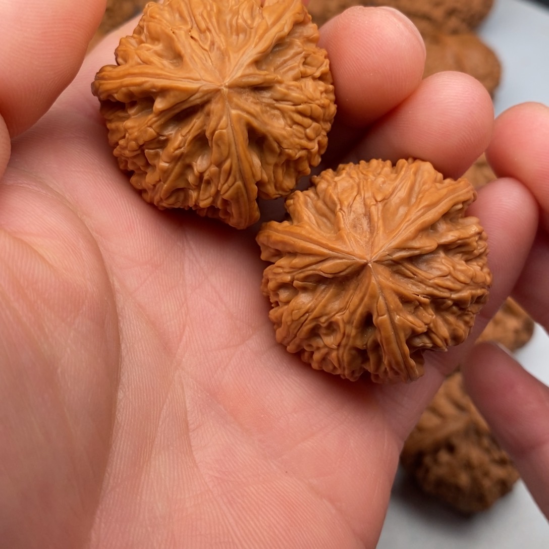 文玩核桃把件37三棱