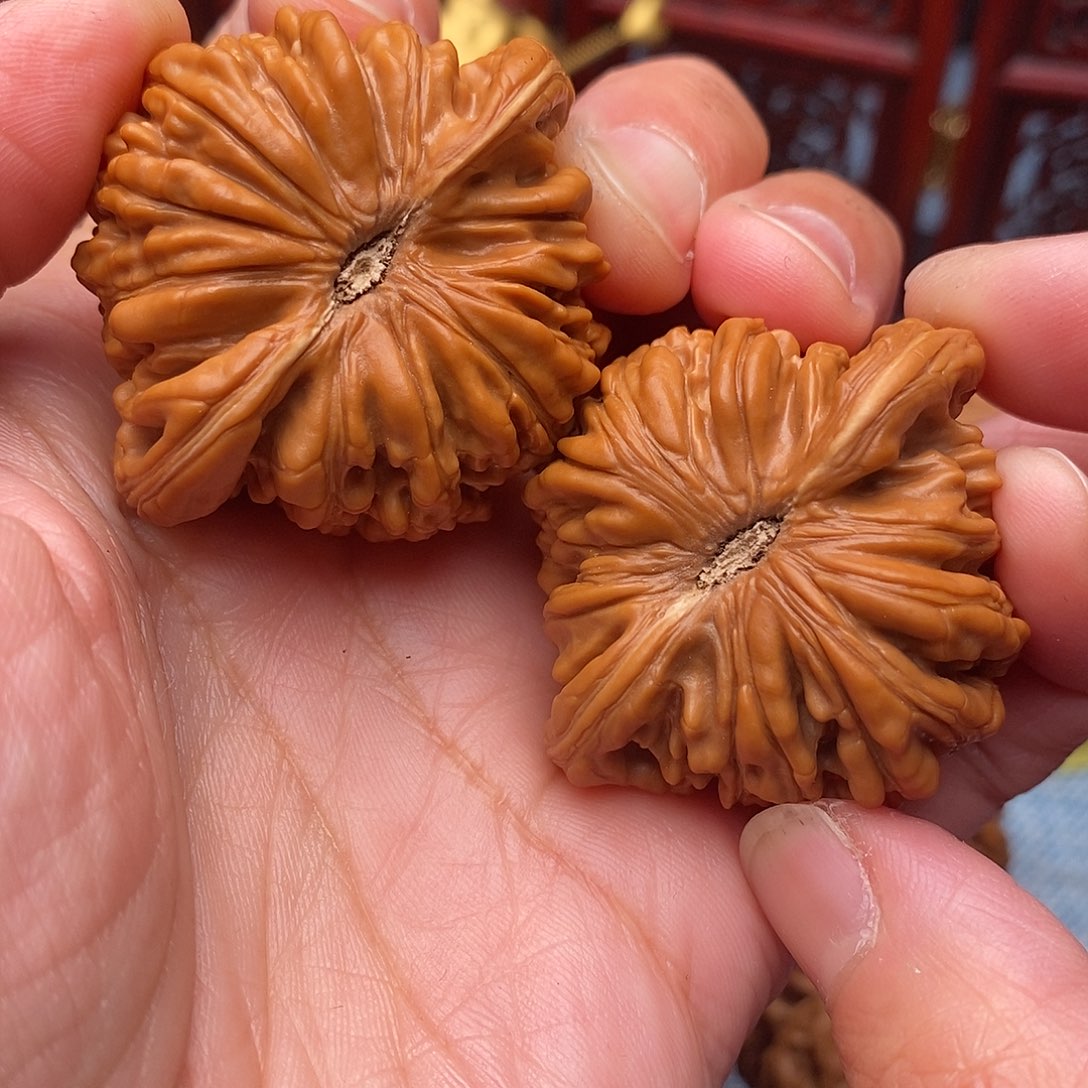 小***白文玩核桃把件全品毕业汉高楼42尺